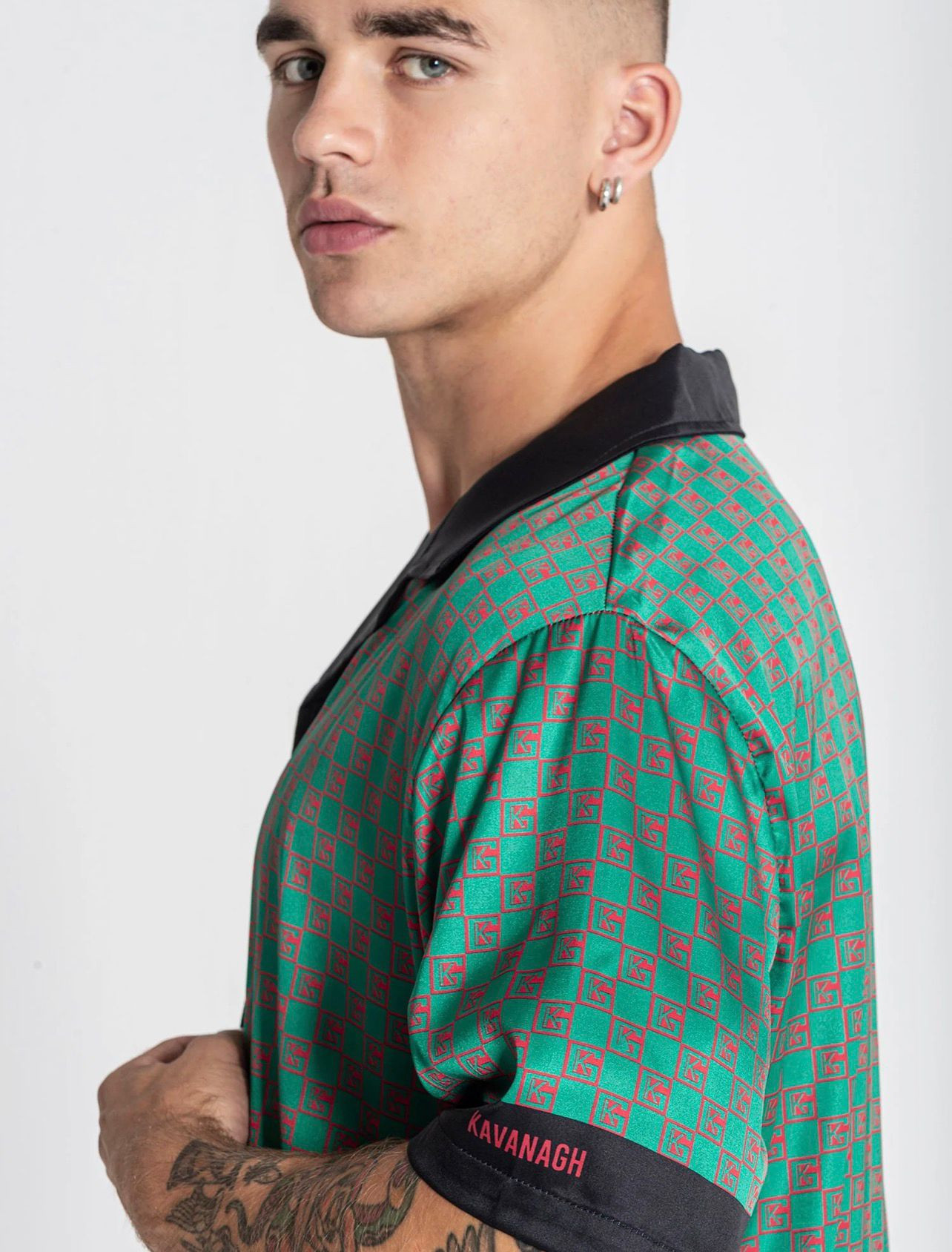 CAMISA DE SATÉN VERDE GK MANIA