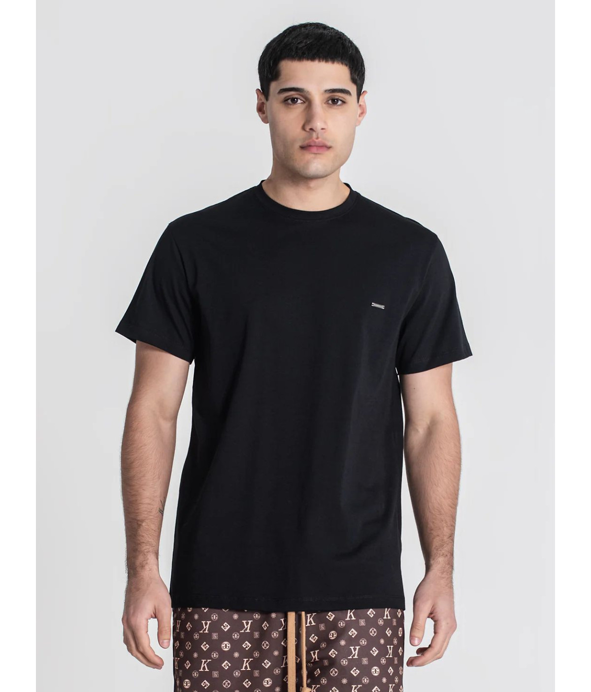 CAMISETA NEGRA MUST