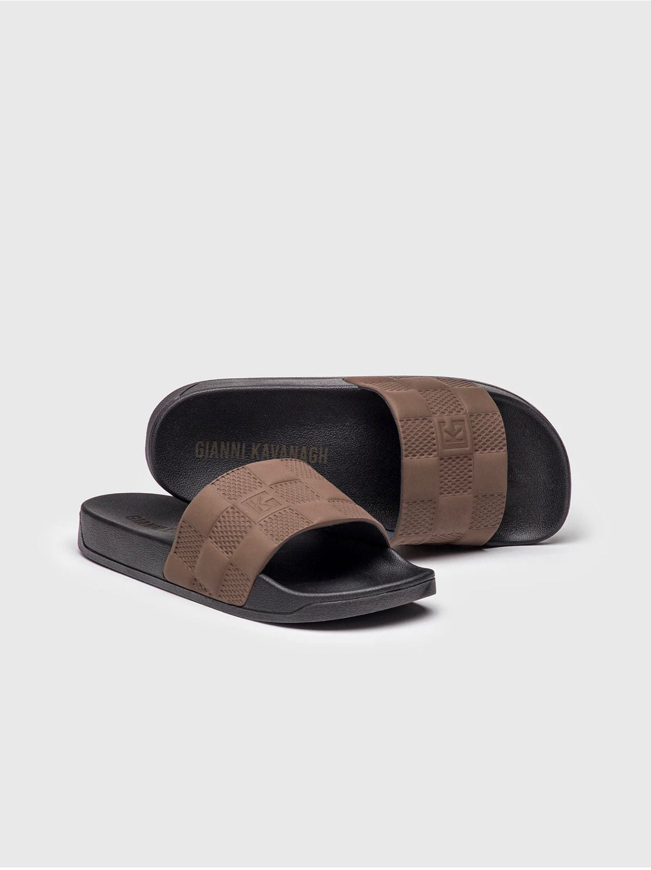 CHANCLAS MARRONES 3D