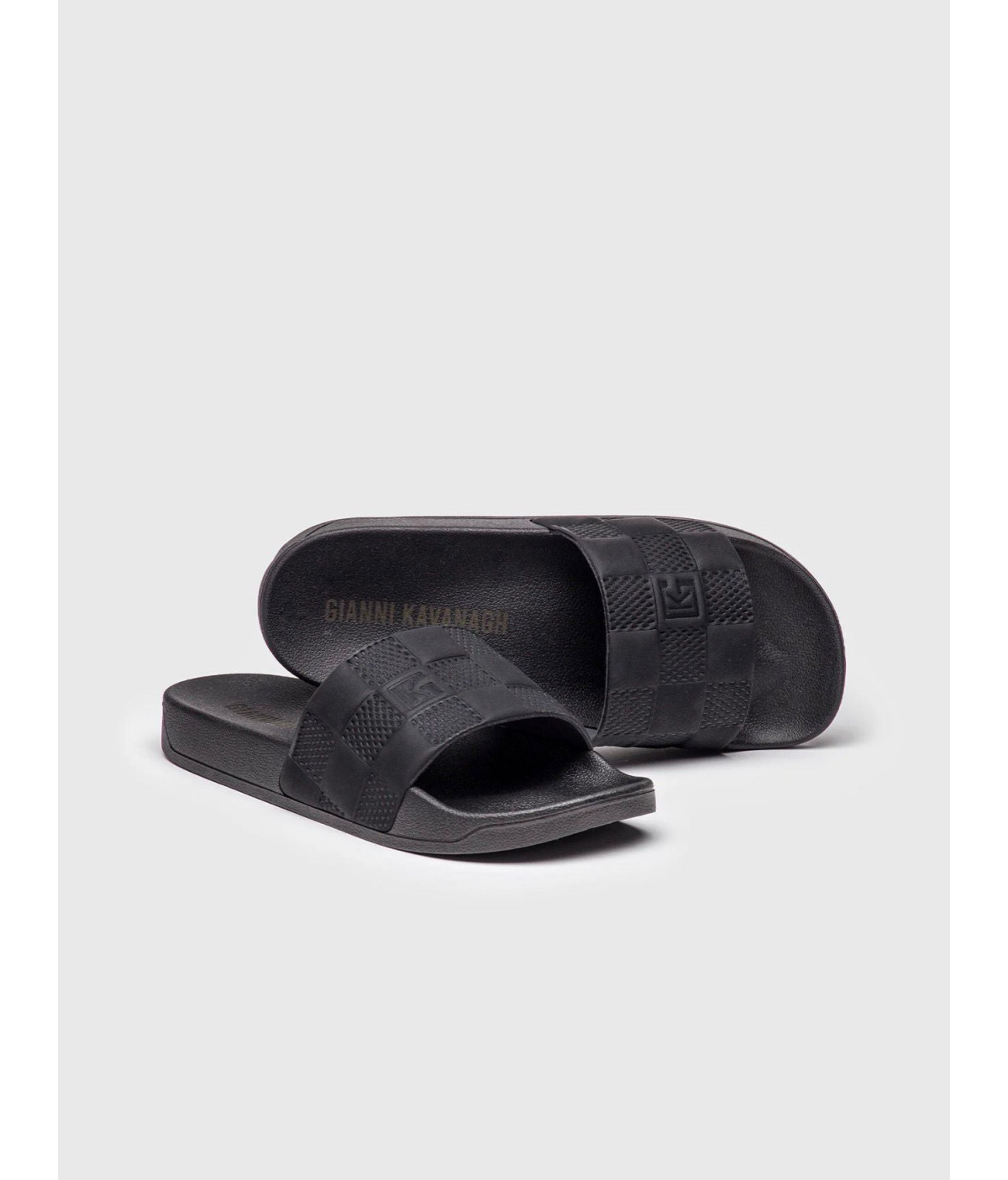 CHANCLAS NEGRAS 3D