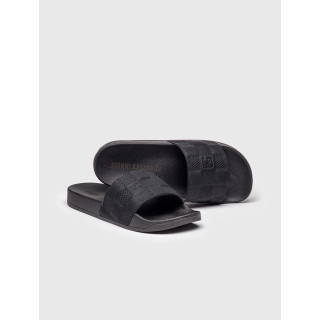 CHANCLAS NEGRAS 3D