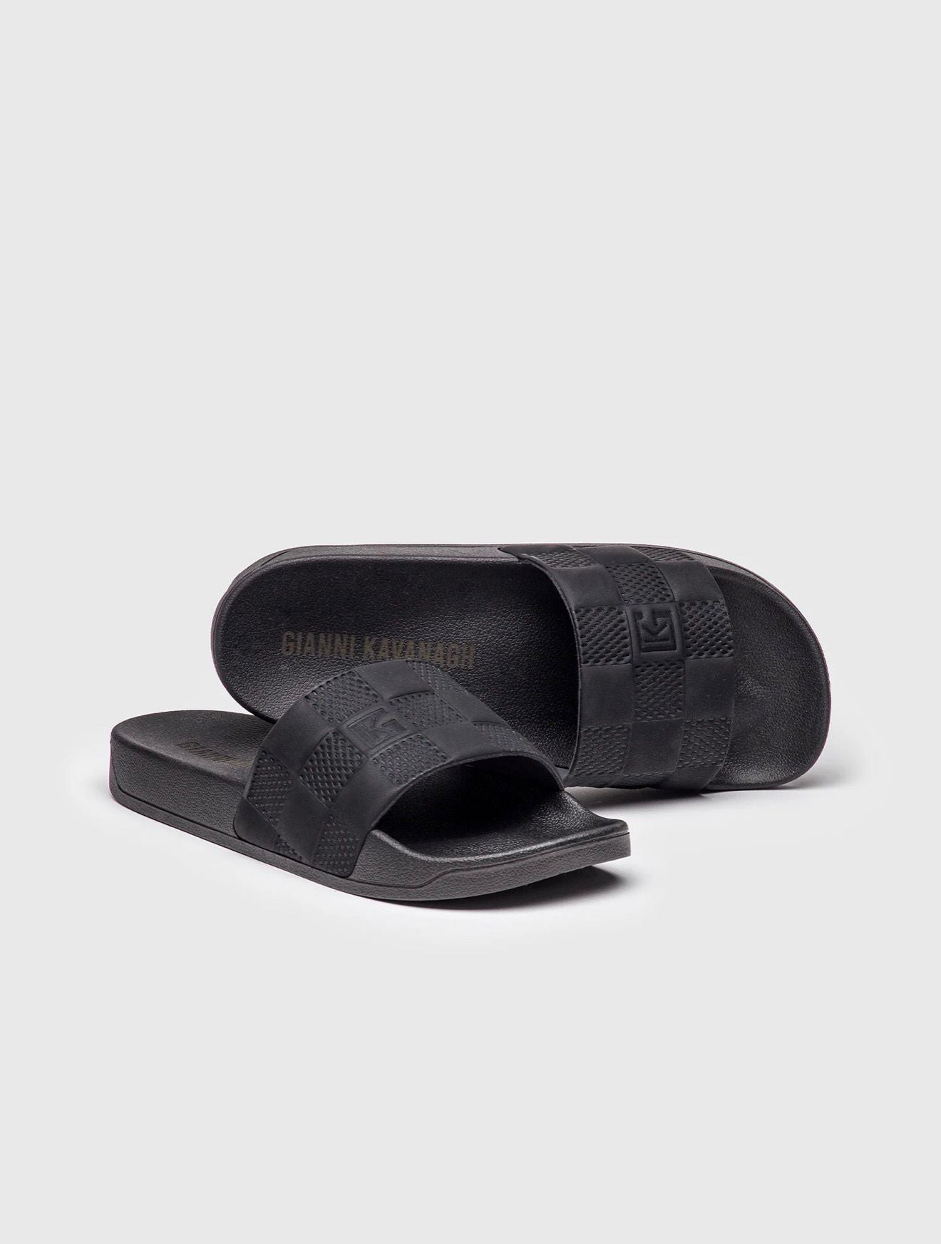 CHANCLAS NEGRAS 3D