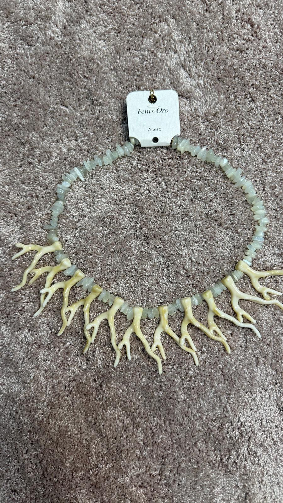 Collar coral