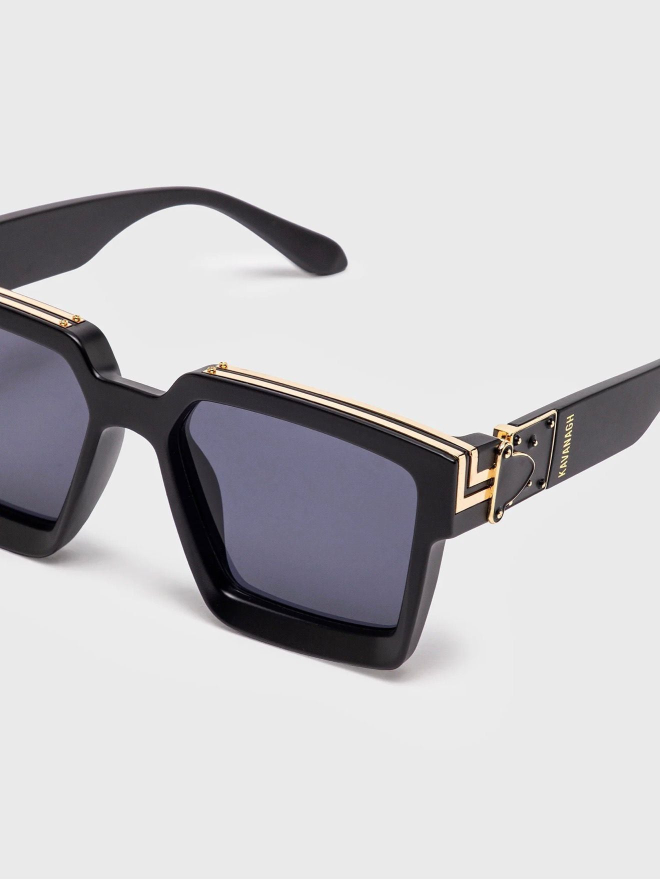 GAFAS DE SOL NEGRAS MATTE SQUARE.