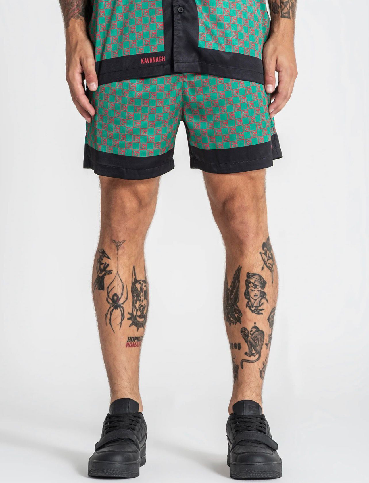 SHORTS DE SATÉN VERDES GK MANIA