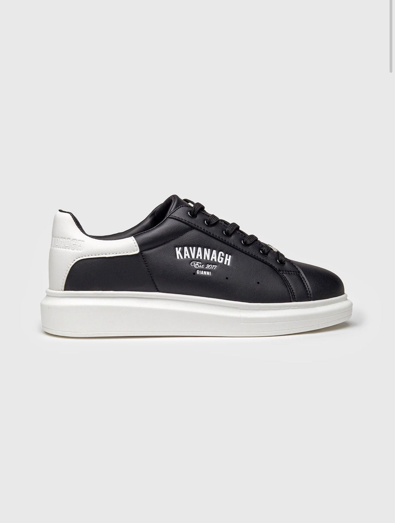 ZAPATILLAS NEGRAS STATEMENT UPSCALE.